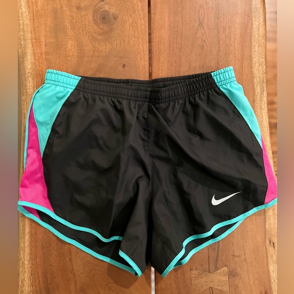 New w/tags Nike Drifit shorts Women’s size XS - Picture 4 of 7